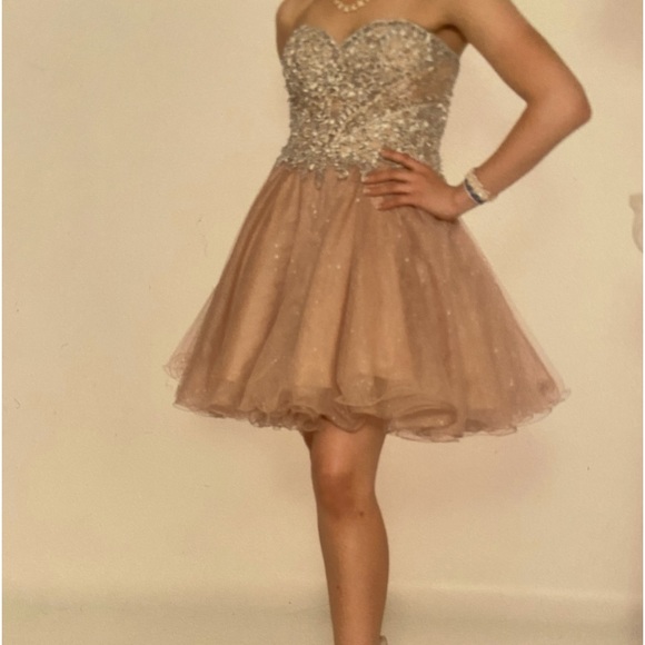 Jeweled prom dress . Knee length sleeveless - Picture 4 of 4